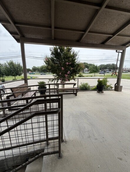 More Photos Of 7228 Bandera Rd, San Antonio Storefront Retail Office For Lease