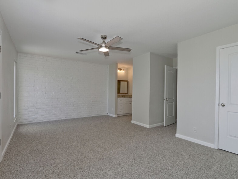 More Photos Of 100 Edgewater Dr, Livingston Apartments For Sale