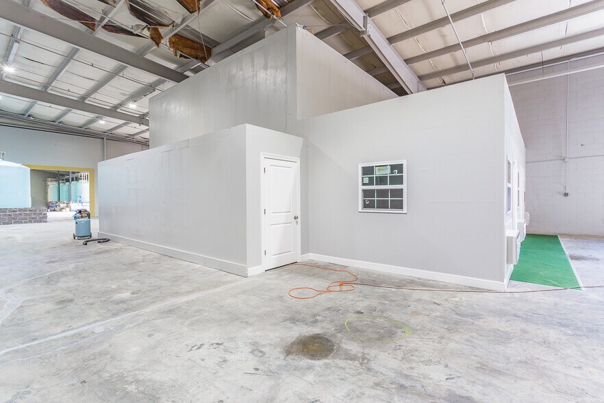 More Photos Of 506 Bear Creek Rd, Dalton Manufacturing For Sale