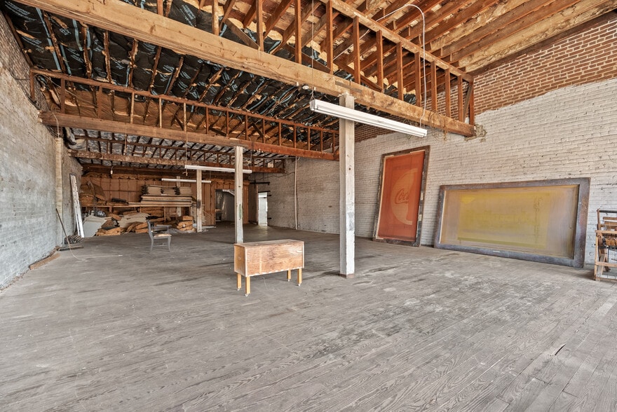 More Photos Of 1850 Church St, Appomattox Bar For Sale