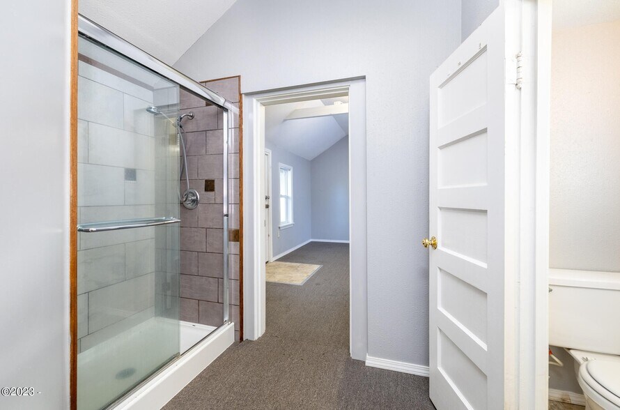 More Photos Of 3570 N Highway 101, Depoe Bay Office For Sale