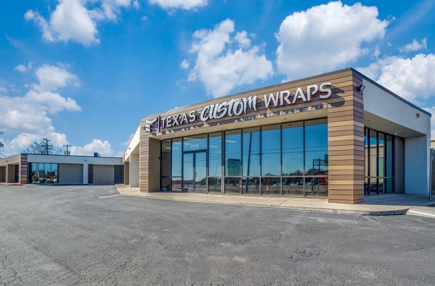 Primary Photo Of 6400-6440 W Interstate 10, San Antonio Showroom For Lease
