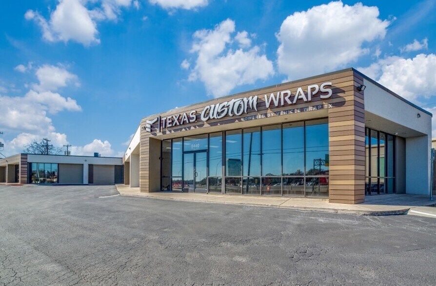 Primary Photo Of 6400-6440 W Interstate 10, San Antonio Showroom For Lease