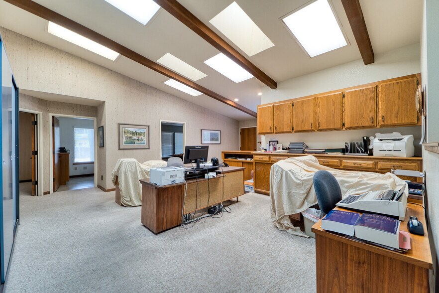More Photos Of 1408 Live Oak Blvd, Yuba City Office For Sale