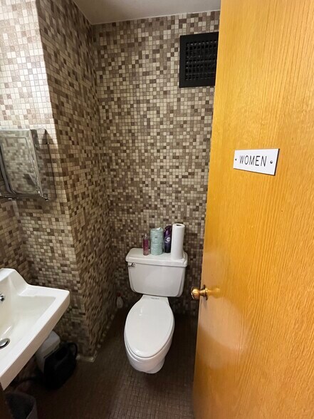 More Photos Of 260 Sunbury St, Minersville General Retail For Sale