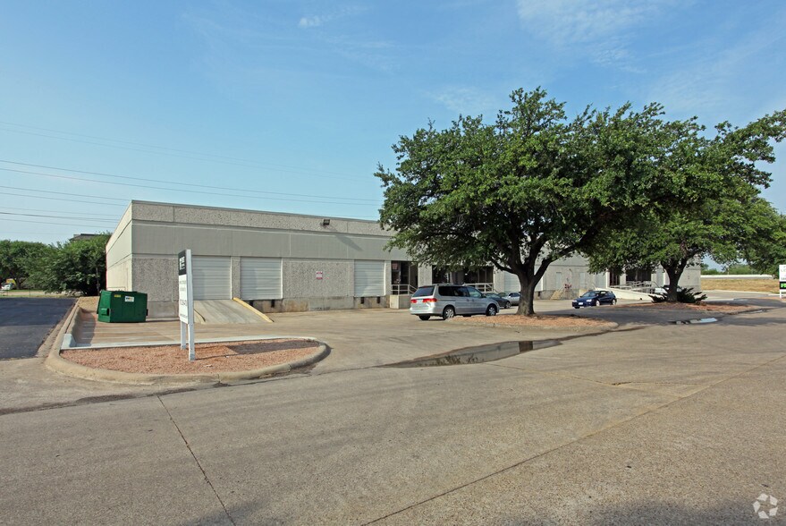 More Photos Of 2406-2416 Walnut Ridge St, Dallas Warehouse For Lease