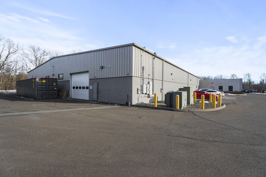 More Photos Of 2 Fox Hollow Rd, Oxford Manufacturing For Sale