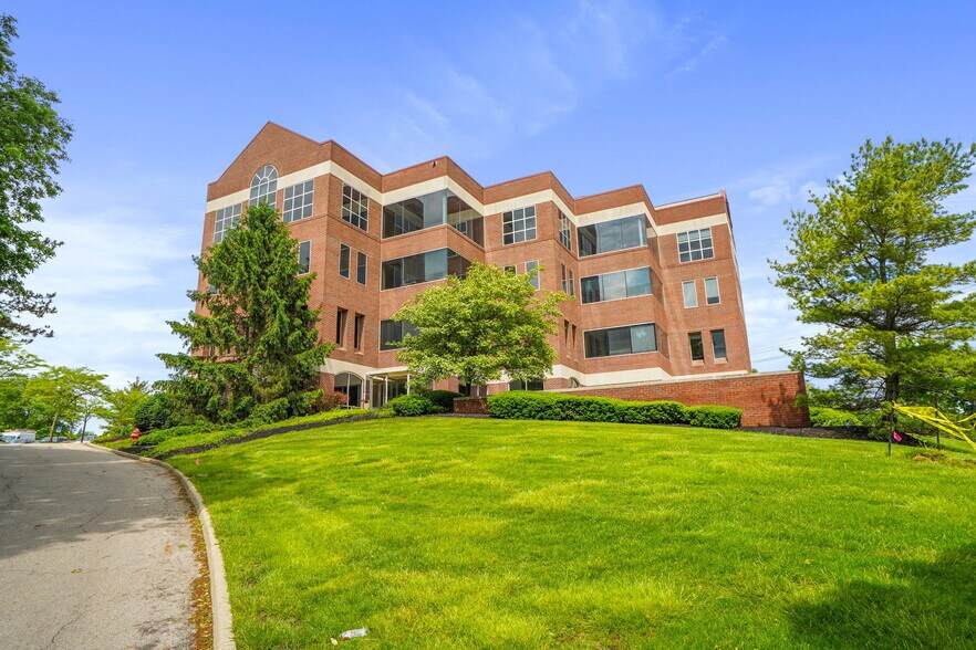 More Photos Of 501 W Schrock Rd, Westerville Office For Lease