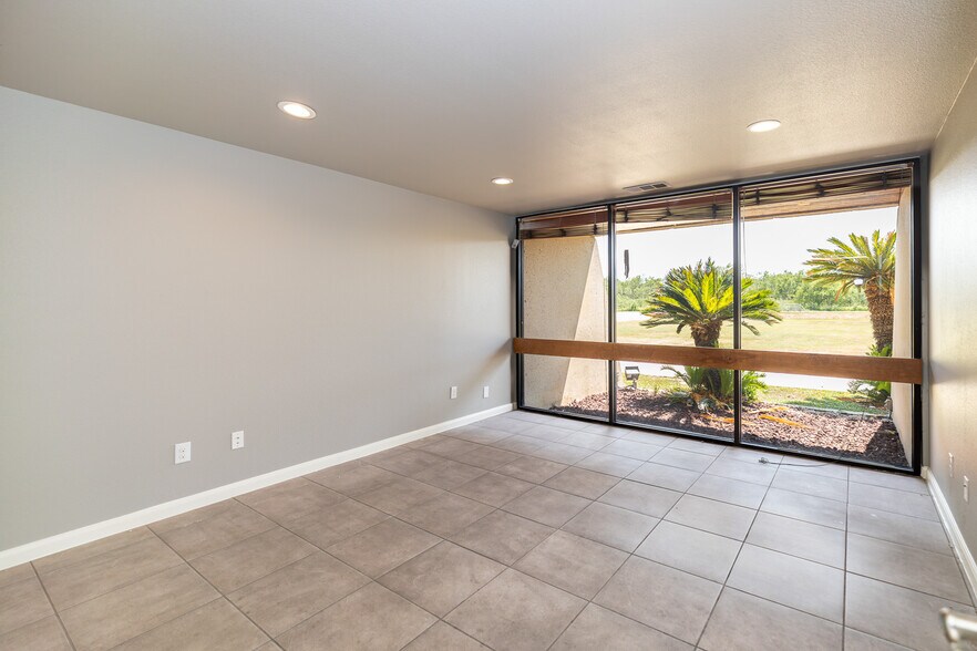 More Photos Of 8276 N SH 16, Poteet Distribution For Sale