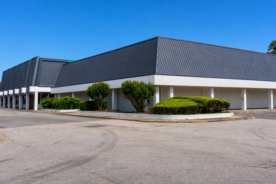 More Photos Of 2449-2475 US-117 S, Goldsboro Unknown For Lease