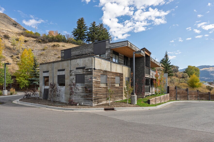 More Photos Of 855 W Broadway Ave, Jackson Apartments For Sale