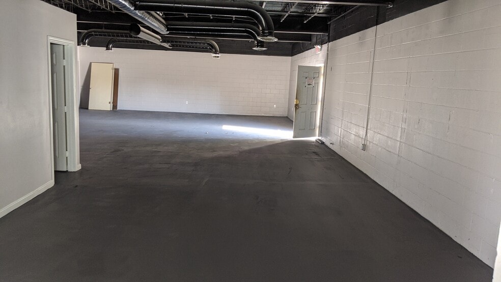 More Photos Of 200 E Texas Ave, Baytown Freestanding For Lease