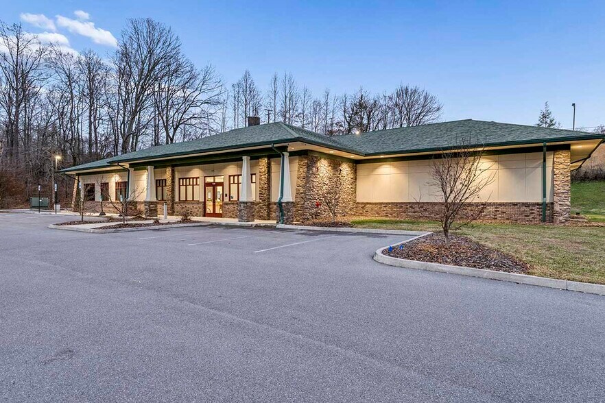 Primary Photo Of 1242 W Shipley Ferry Rd, Kingsport Medical For Lease