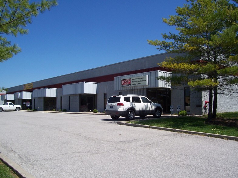 More Photos Of 2502-2520 Roosevelt Ave, Indianapolis Light Distribution For Lease