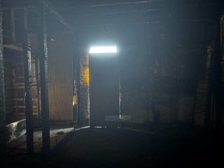 More Photos Of 109 S Main St, Nazareth Storefront Retail Residential For Sale