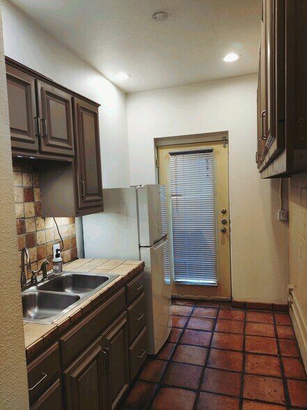 More Photos Of 5210 Avenue F, Austin Loft Creative Space For Lease