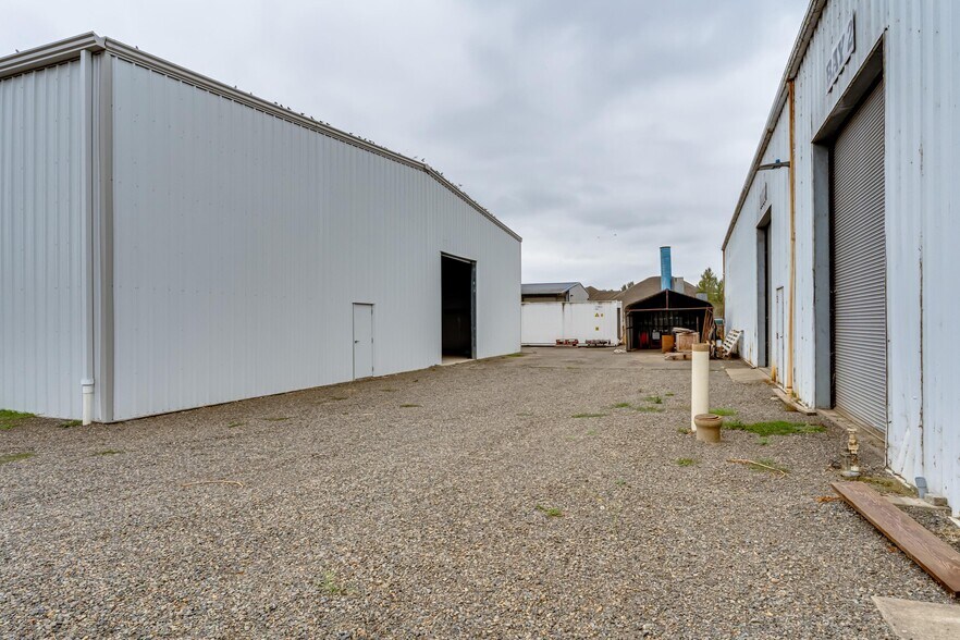 More Photos Of 810 S 2nd St, Harrisburg Warehouse For Lease