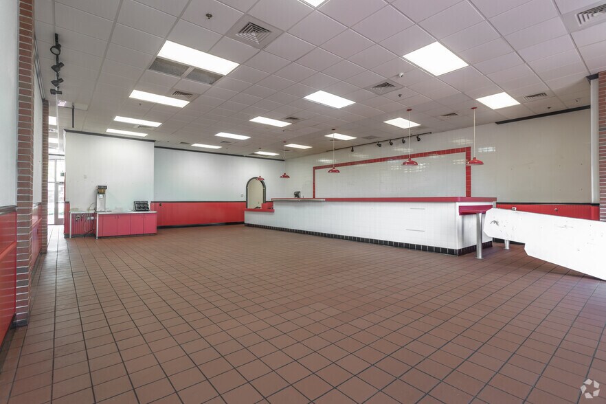 More Photos Of 1430 High St, Williamsburg General Retail For Lease