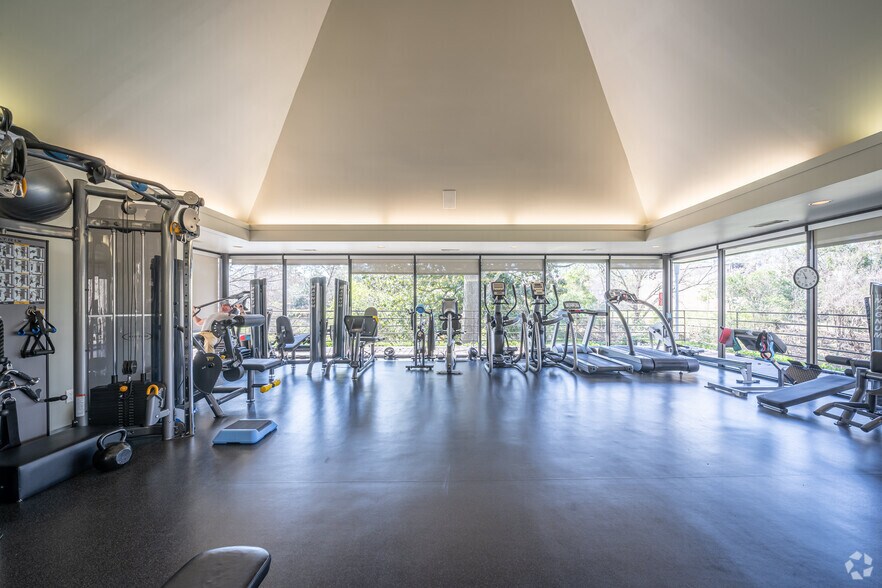 More Photos Of 10000 Memorial Dr, Houston Office For Lease