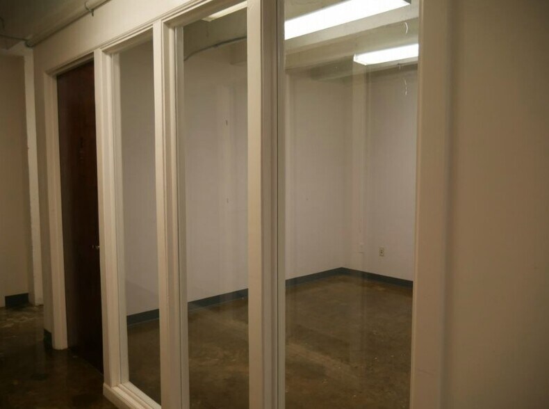More Photos Of 103 Barnes St, Carrollton Loft Creative Space For Lease