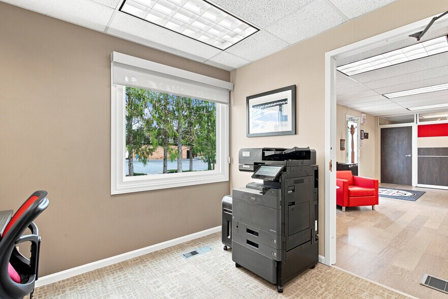 More Photos Of 33610 Solon Rd, Solon Office For Sale