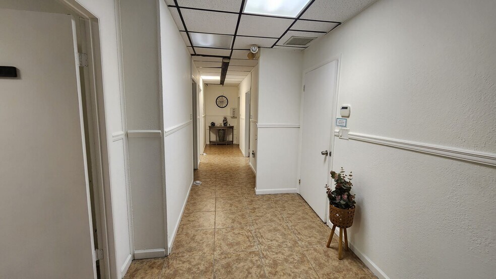More Photos Of 7800 W Oakland Park Blvd, Sunrise Medical For Sale