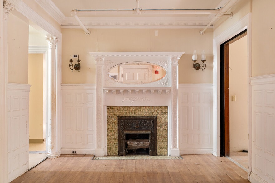 More Photos Of 17 Monmouth St, Somerville Apartments For Sale