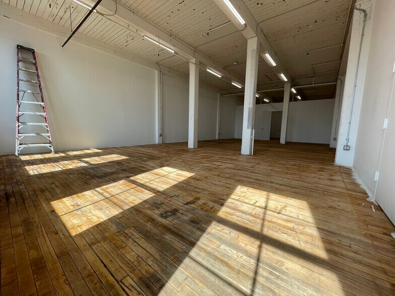 More Photos Of 15 Wilkinson Ave, Jersey City Warehouse For Lease
