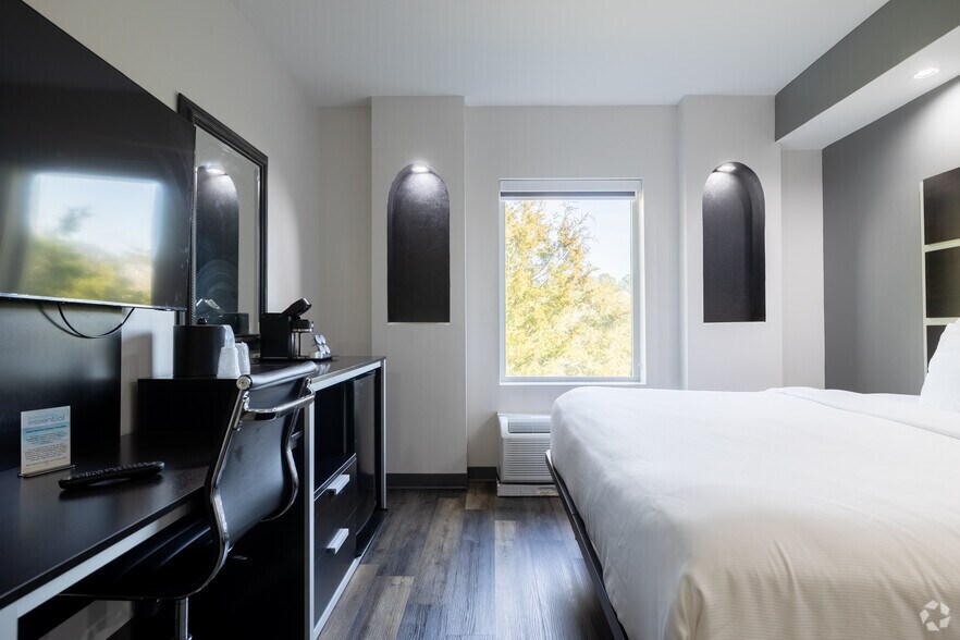 More Photos Of 480 Al Henderson Blvd, Savannah Hotel For Sale