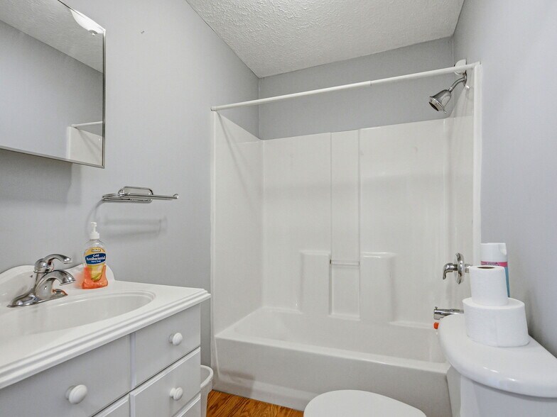 More Photos Of 1063 Louisville Hwy, Goodlettsville Flex For Sale