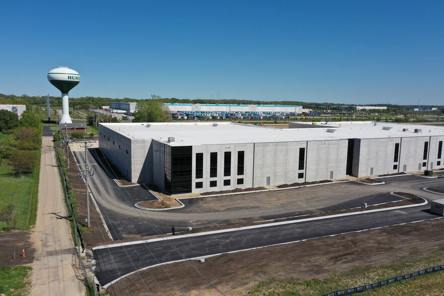 More Photos Of 13700 IL Route 47, Huntley Warehouse For Lease
