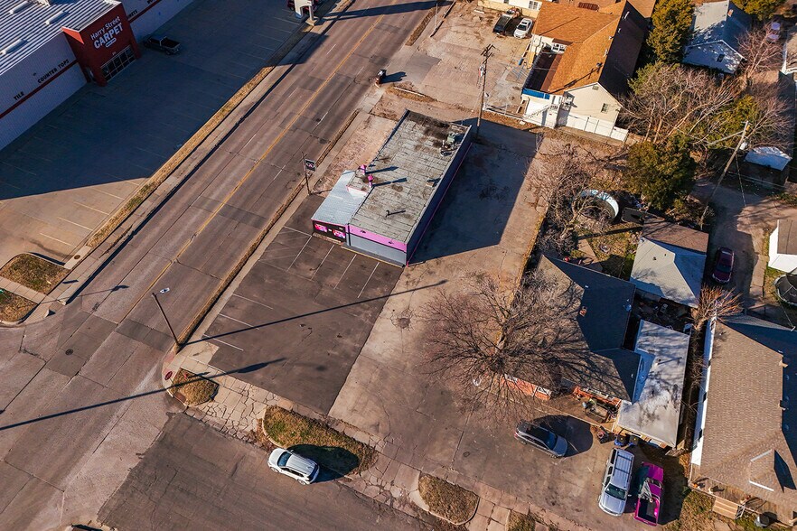 More Photos Of 212 W Harry St, Wichita Bar For Sale