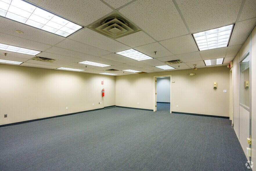 More Photos Of 46 Stafford St, Lawrence Unknown For Lease