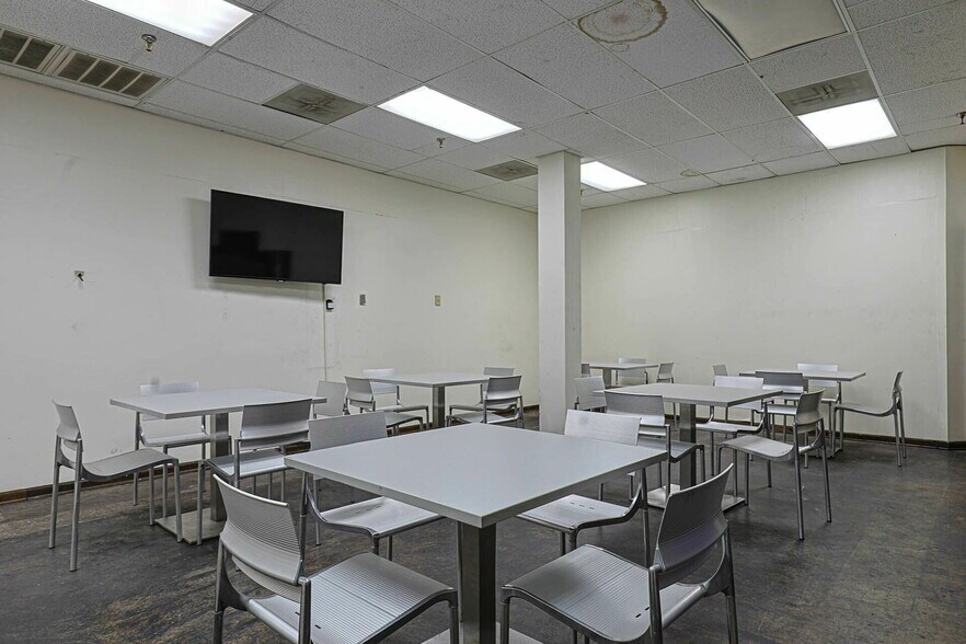 More Photos Of 1323 11th Ave, Columbus Industrial For Sale