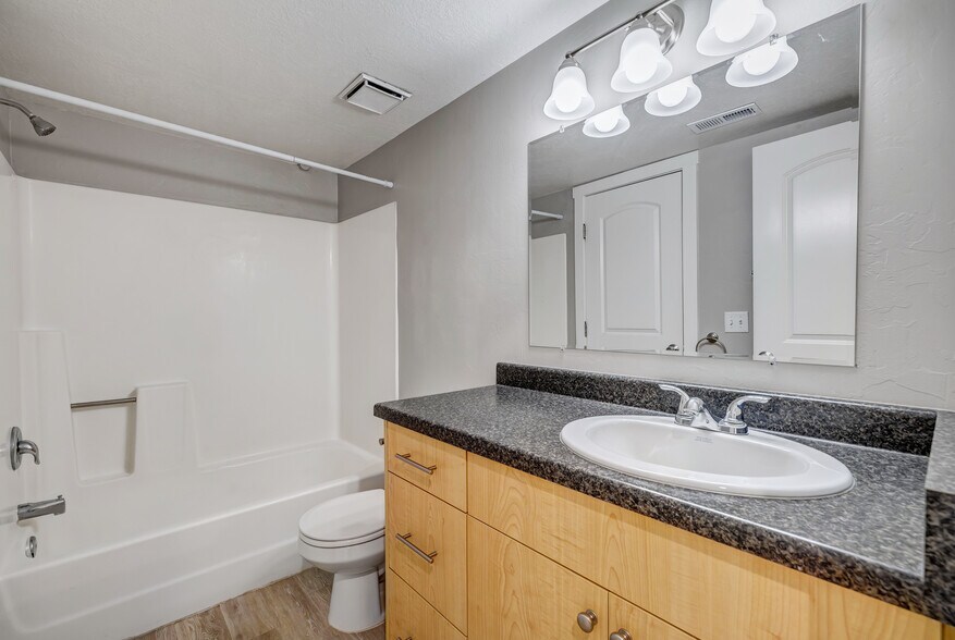 More Photos Of 800 W Highway Dr, Wellington Apartments For Sale