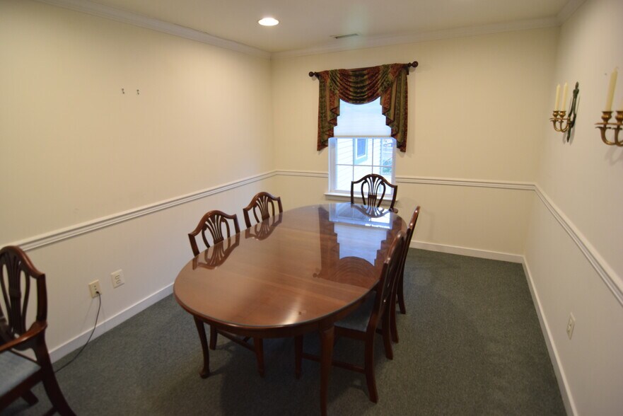 More Photos Of 174 W State St, Doylestown Freestanding For Sale