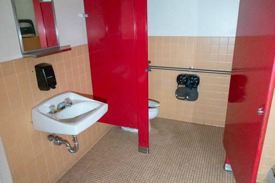 More Photos Of 320 Adams Ave, Scranton Office For Sale