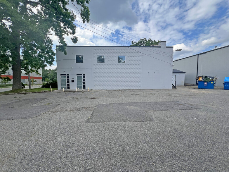 Primary Photo Of 1546 Linden Ave SE, Grand Rapids Lodge Meeting Hall For Lease