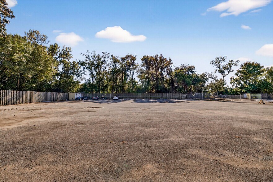 More Photos Of 9602 White Bluff Rd, Savannah Convenience Store For Sale