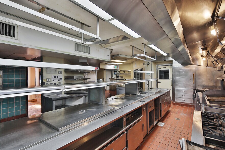 More Photos Of 1139 Glendon Ave, Los Angeles Restaurant For Lease