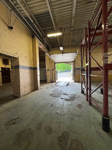More Photos Of 195 Hudson St, Cornwall-on-Hudson Distribution For Lease
