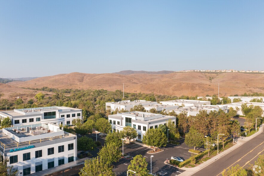 More Photos Of 300 Goddard Way, Irvine Office For Sale