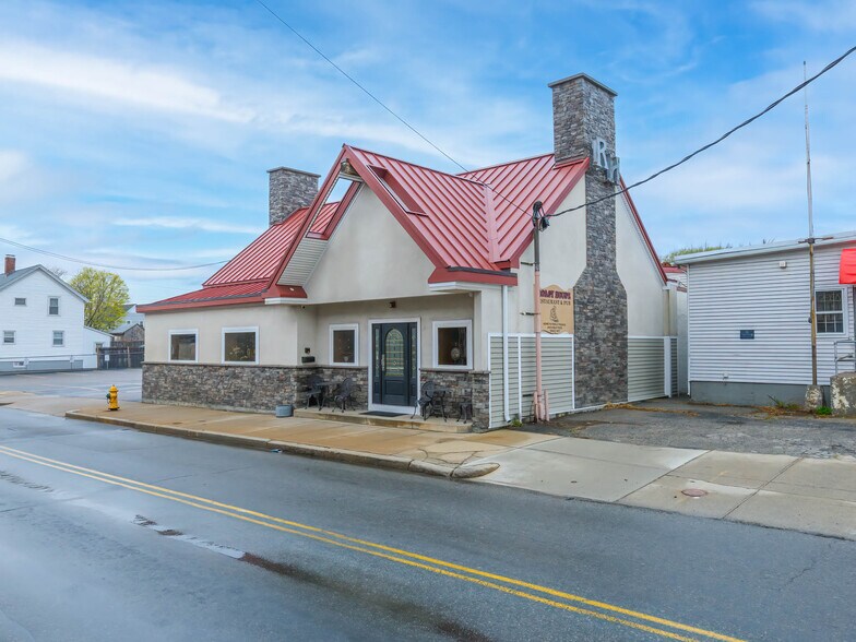 More Photos Of 176 Columbus Ave, Pawtucket General Retail For Sale