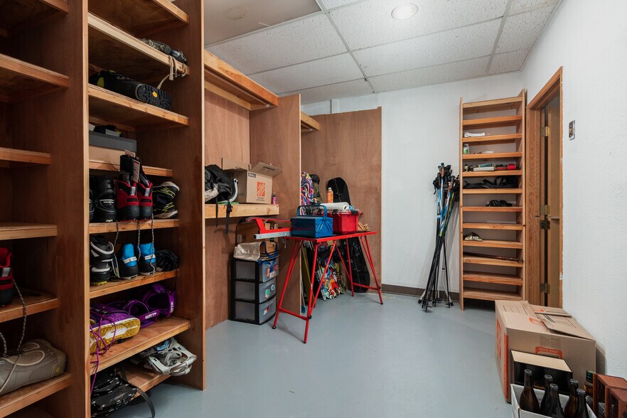 More Photos Of 4333 SW Coast Ave, Lincoln City General Retail For Sale
