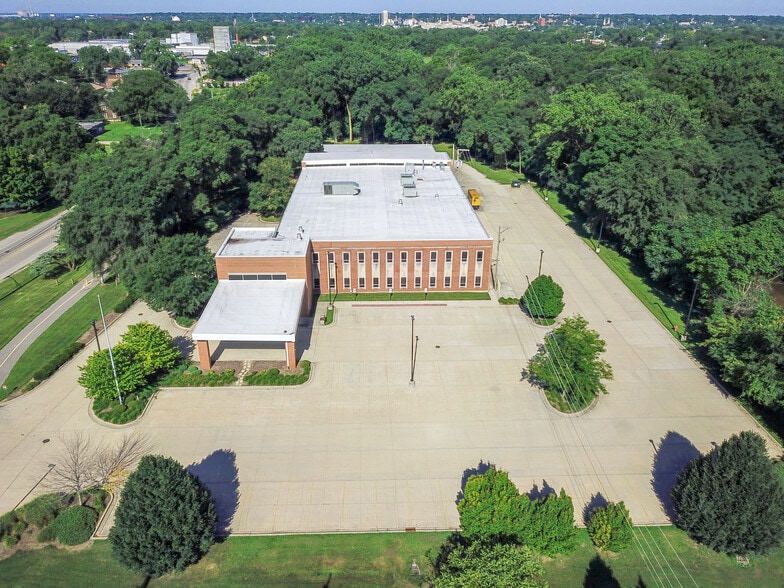 More Photos Of 1225 E Washington St, Joliet Flex For Sale