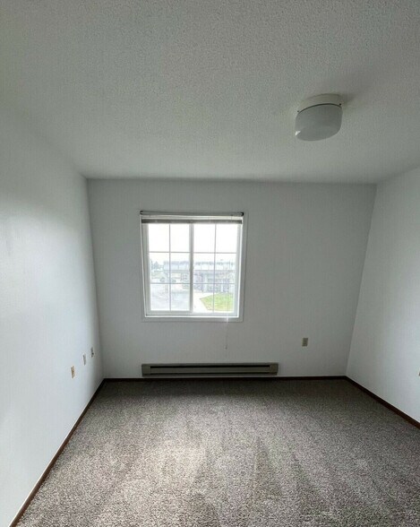 More Photos Of 1605 Collins St, Webster City Apartments For Sale