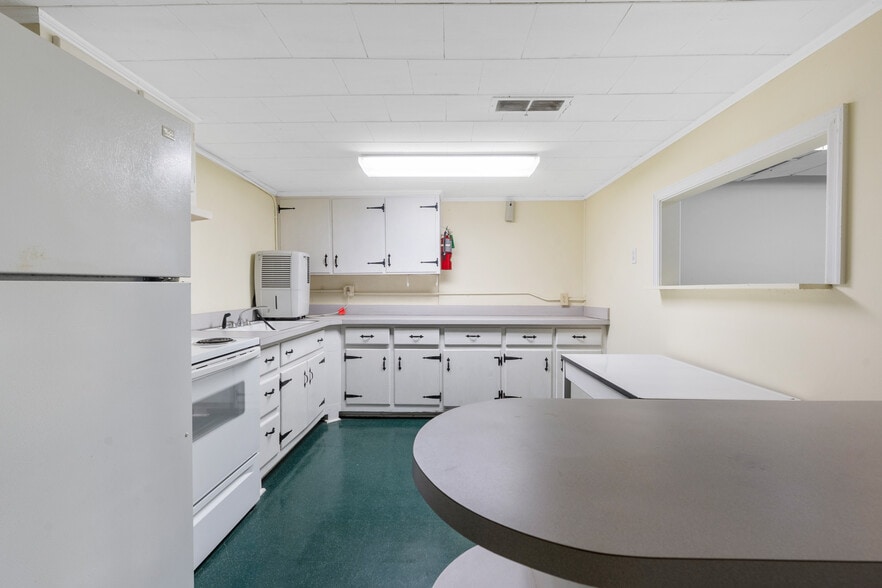 More Photos Of 1920 Park Ave, Rockingham Religious Facility For Sale