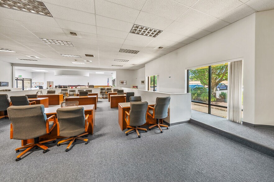 More Photos Of 2090 Commerce Dr, Medford Office For Lease