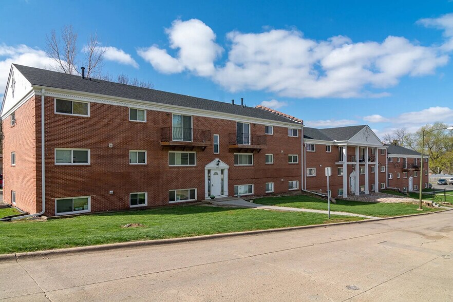 More Photos Of 7301 Corby St, Omaha Apartments For Sale