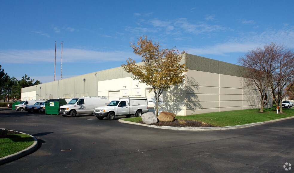More Photos Of 2323-2329 Westbrooke Dr, Columbus Office For Lease
